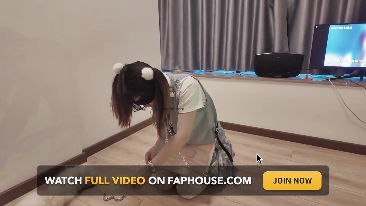 Hs021-an Asian Girl in School Uniform Was Disciplined