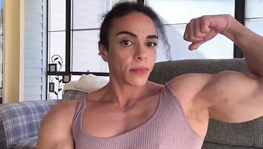 Черная мама развязывает огонь по культуризму подгибающее давление