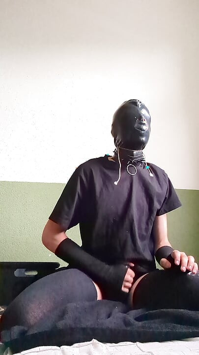 playing wiht myself in latex hood