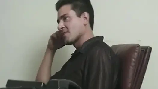 Döl sırılsıklam sarışın sürtük her damlayı yalıyor