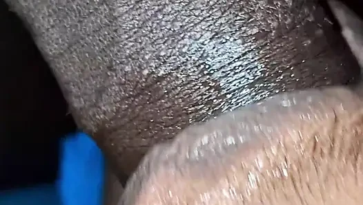 Desi tamilische ehefrau lutscht schwanz ihres ehemanns, kommt in den mund