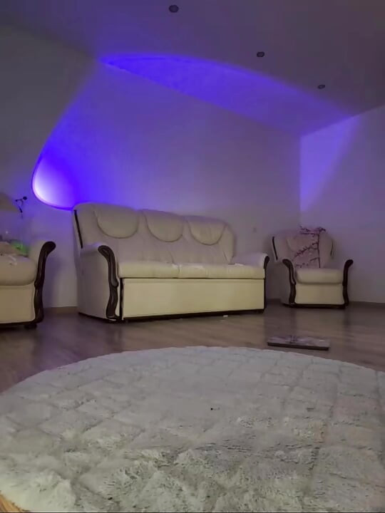 Jucielussie fodendo duro com enorme consolo
