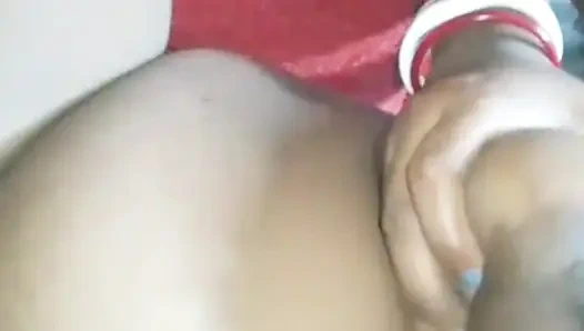 Vabhi panas desi menikmati tubuhnya yang panas