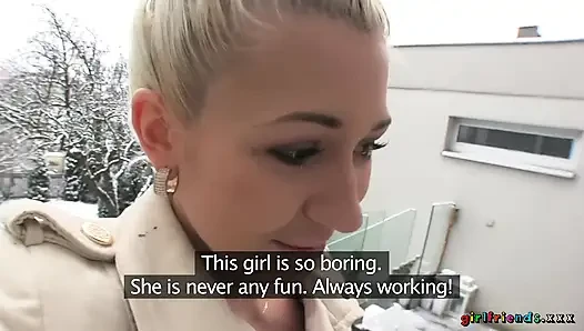 Girlfriends XXX - Die muschi ihrer freundin bei der arbeit lecken