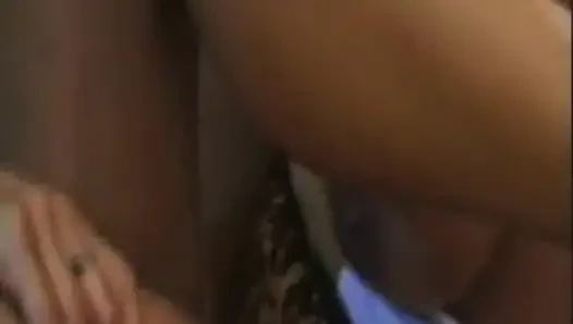 Sehr sexy lesben mit dicken möpsen lecken muschi beim dildospiel
