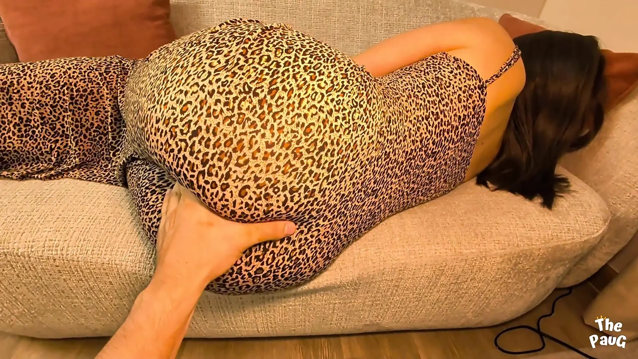 You are my stepson! - Big ass stepmom fucks with her stepson