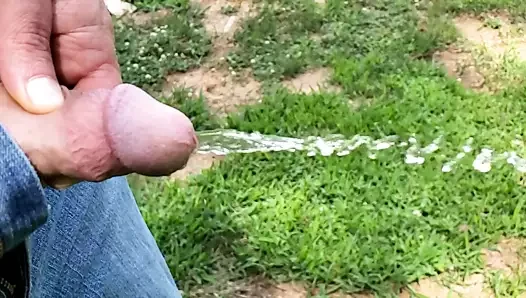 Küçük çük pissing içinde süper yavaş hareket dışında