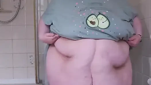 Belly Play in the Bathroom with SSBBW Goddess