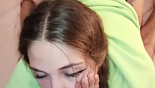 Angelica lagi asik nyepong kontol sampai dicrot di dalam