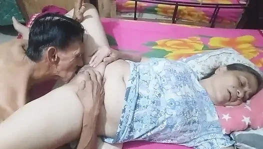 she sleapt  at me this night coz want to fuck and eat puss