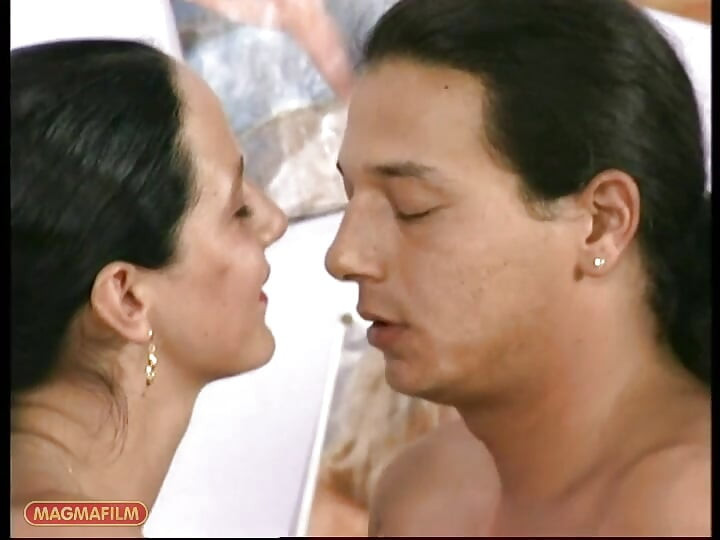 Extrem Geile Und Natürliche Grosse Hängetitten Mit Grossen Nippeln