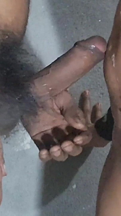 Epic moment from "Lund ko chus kar sara pani nikal deya"