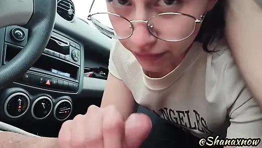 Auto pOV blowjow sperma im hals, regneriger tag