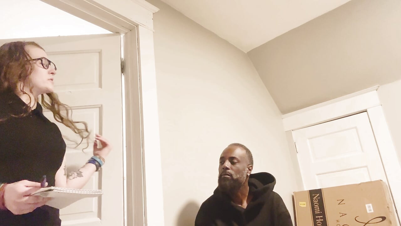 Она запланировала второе интервью, чтобы увидеть, как умелый он был на трахе ее розовой киски