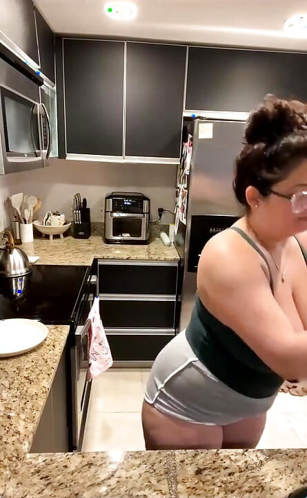 Live Stream with Dani Valentina