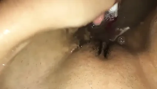 Güzel kıllı amcığımı tıraş ediyorum