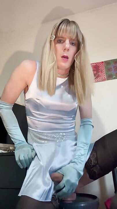 Jess Rides Dildo