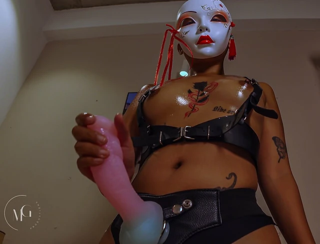 Real First Time Pegging from dominante Asian Girlfriend