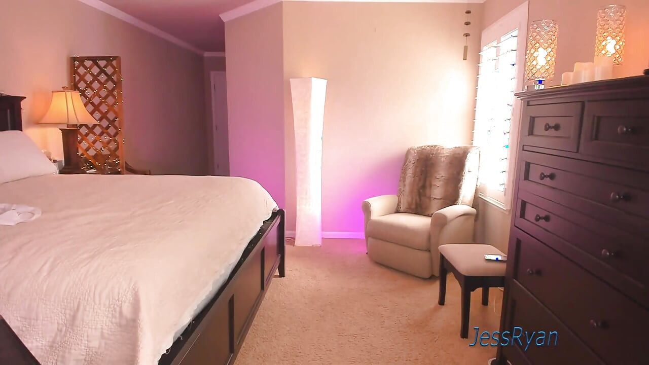 Real Hot Wife Camgirl MILF Jess Ryan Stripping N Dancing