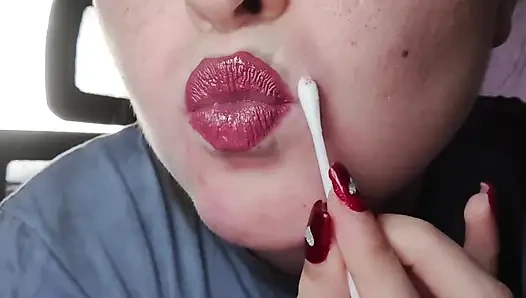 Fetish bibir dan lipstik