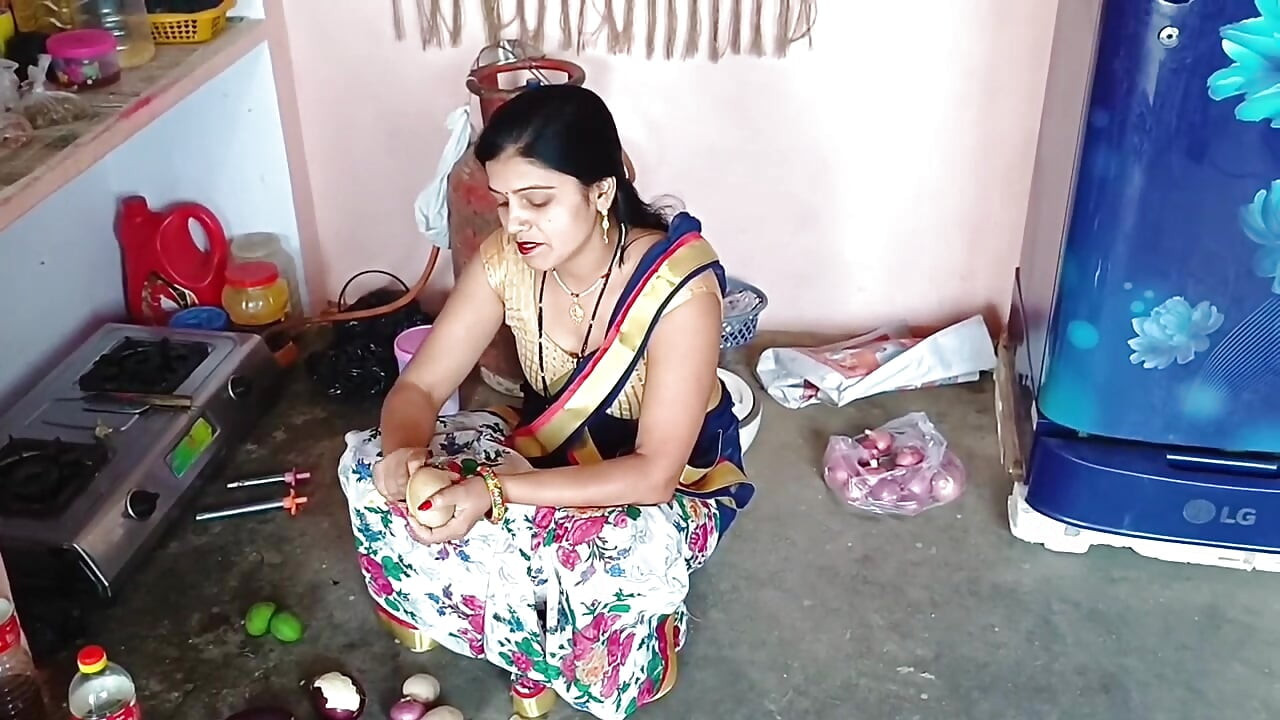Bur me ungali karte chacha ne pakda aur chod diya