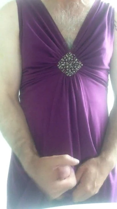 Wanking trong chiếc váy của vợ tôi
