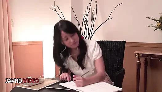 Suzu ichinose si cewek jepang super sange lagi asik nyepong kontol ganas