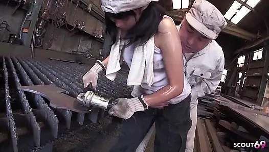 Боссы трахают азиатскую худенькую тинку-сварщик Aoi в тройничке и сквирту без цензуры