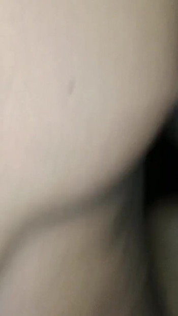 Mora da se vidi trenutak od "Jebao sam svoju polusestru danas danas na taj način da sam je usrećio tako što sam joj napravio pičku jako crvenom"