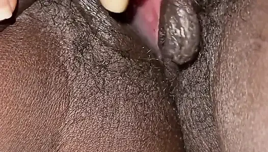 Reiben, fingern, meine nasse, fette muschi mit großen schamlippen