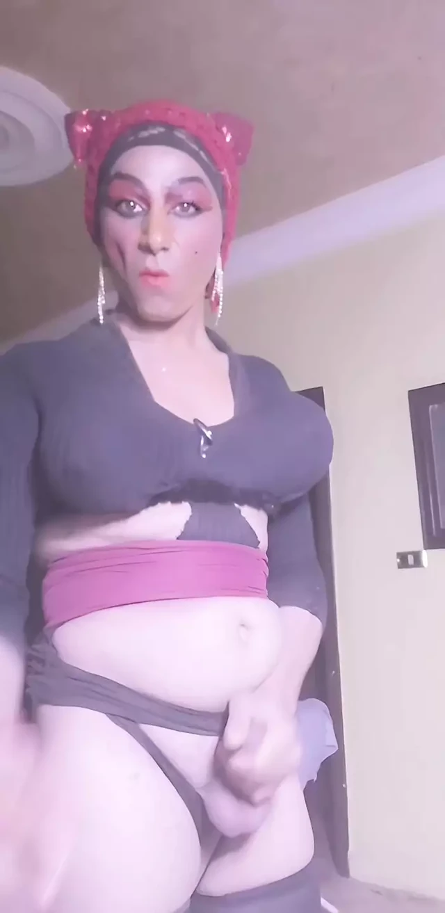 Ola Sharaf is dancing and teasing