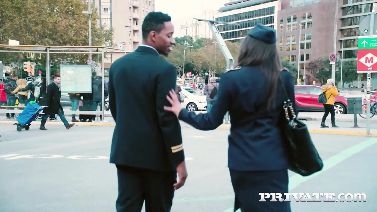 Anastasia Brokelyn已经准备好与飞行员耶稣雷耶斯进行难忘的跨人种性爱