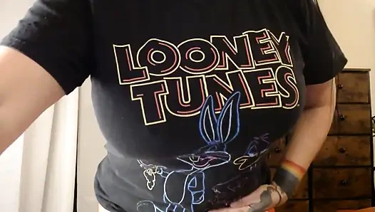 5 tişört yırtıyor