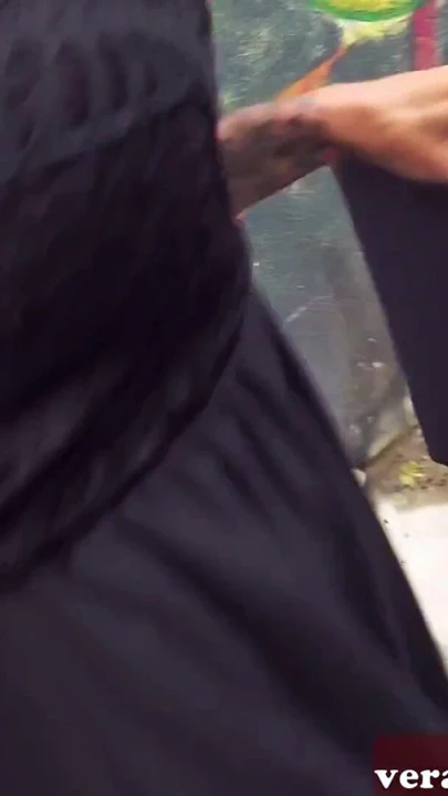 迷人的时刻从 "德国青少年荡妇在街上搭讪并做爱真实无假"