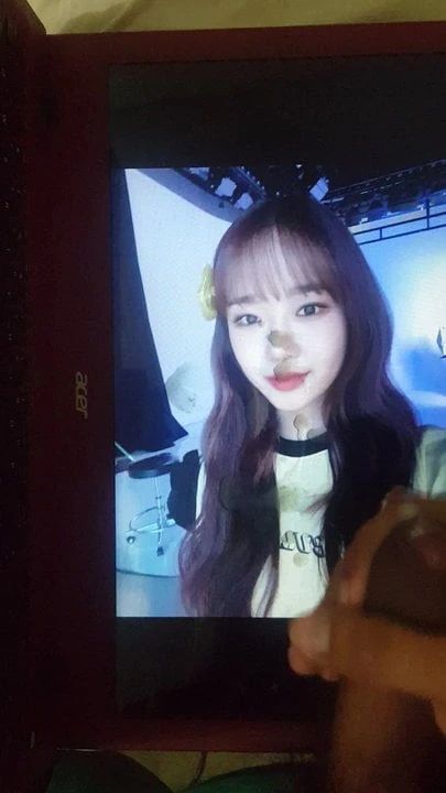 Weki meki yoojung sperma (počast)