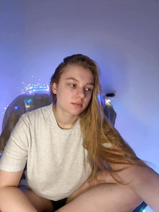 Extreme fingering in a narrow pussy