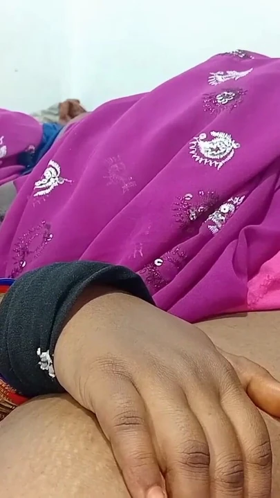 Emlékezetes pillanat a "tamil háziasszony asszony elcsábítja fia barátját, forró szopás és puncinyalás kemény baszással"