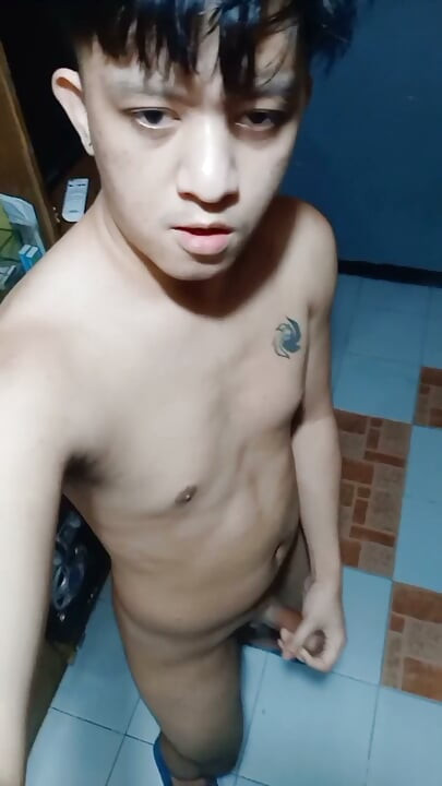 Let Me Give It to You Stepdaddy! Pinoy Twink Masturbation and Live Cum