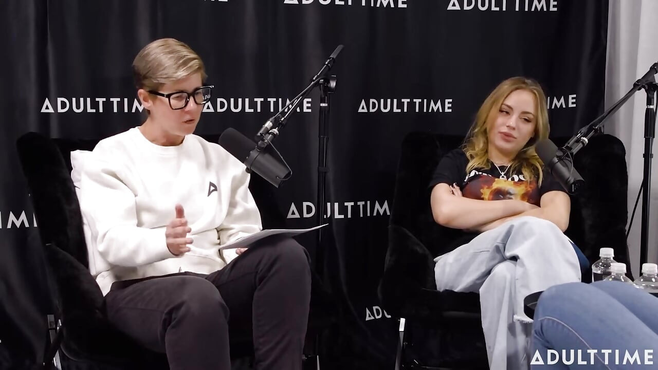 Gizelle Blanco & Anna Claire Clouds Pheromones, Scissoring, & the Bush | the Adult Time Podcast