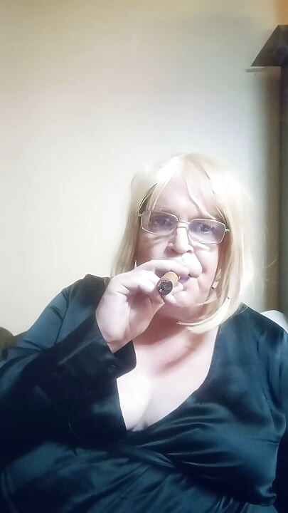 Part 1 - BBW TV discussing her many years in the BDSM and Kink world