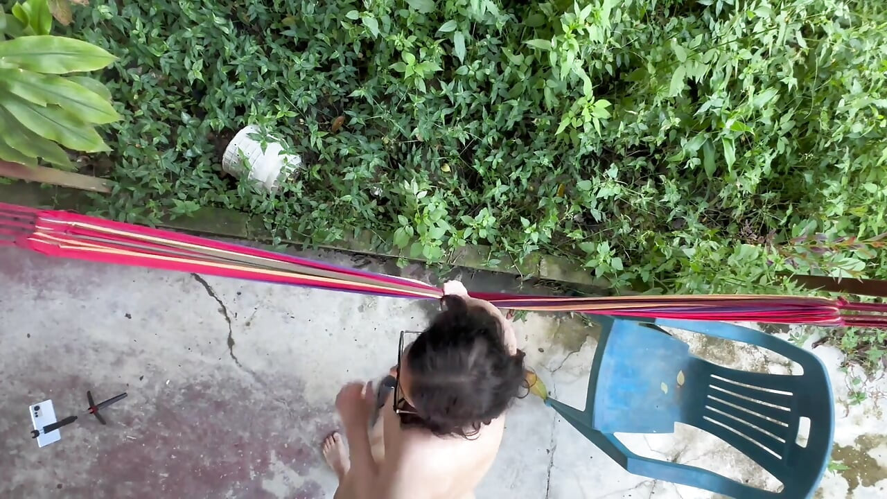 Aku dientot dari belakang dan diam-diam sama abang tiriku yang nakal