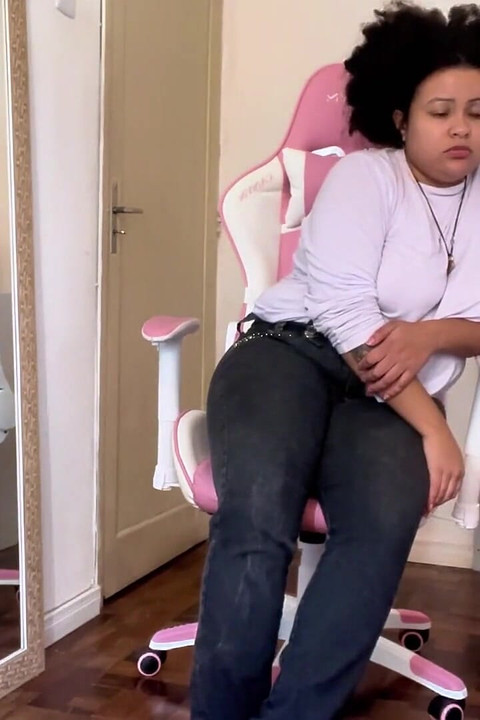 BBW Eating and P Farting While BF Is Watching and Annoying