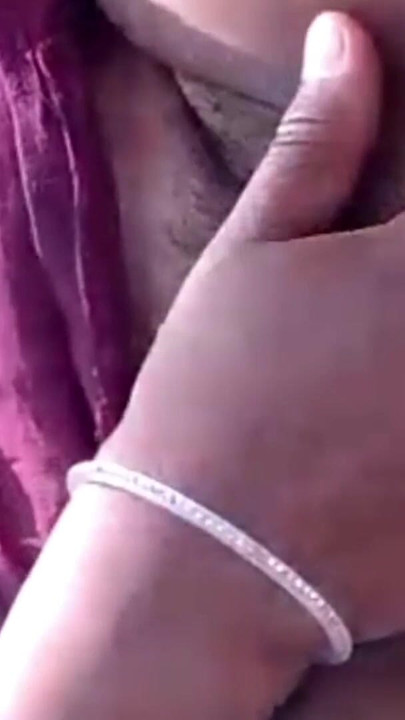 Desi girlfriend ko bola video call me dikhana to o dikhai | Clip 1