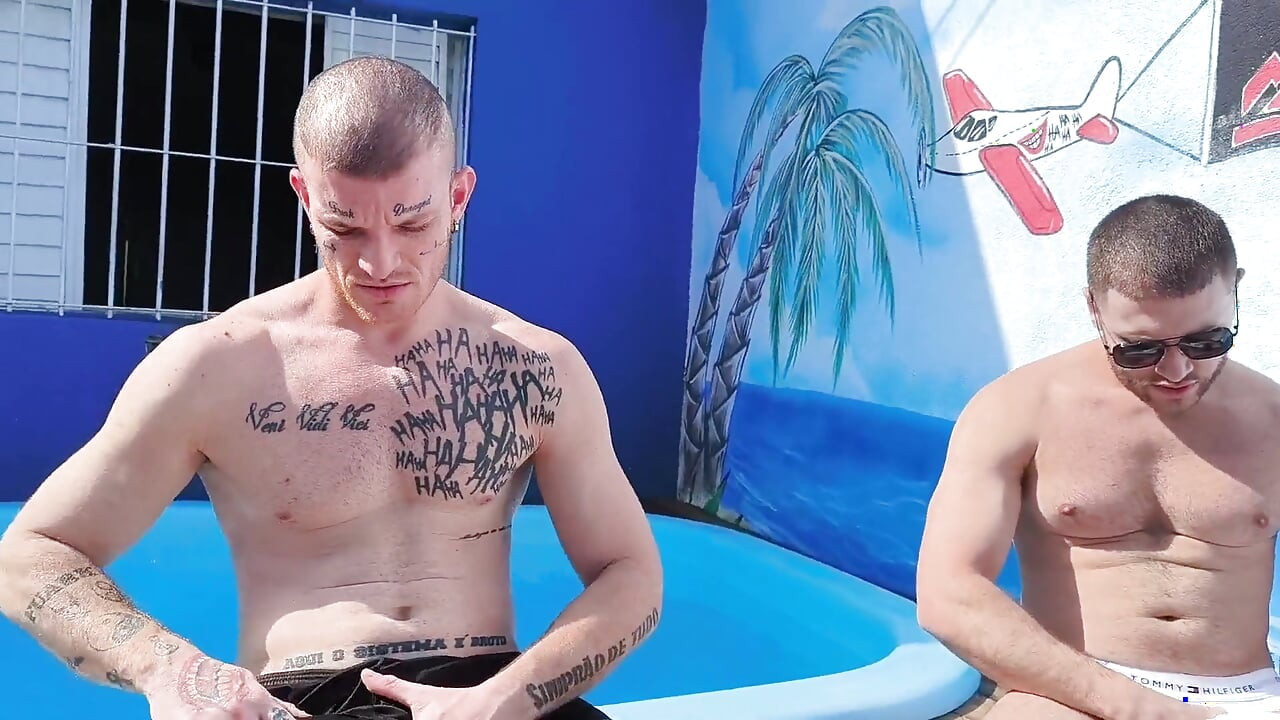 Menggosok kolam anal dan vagina