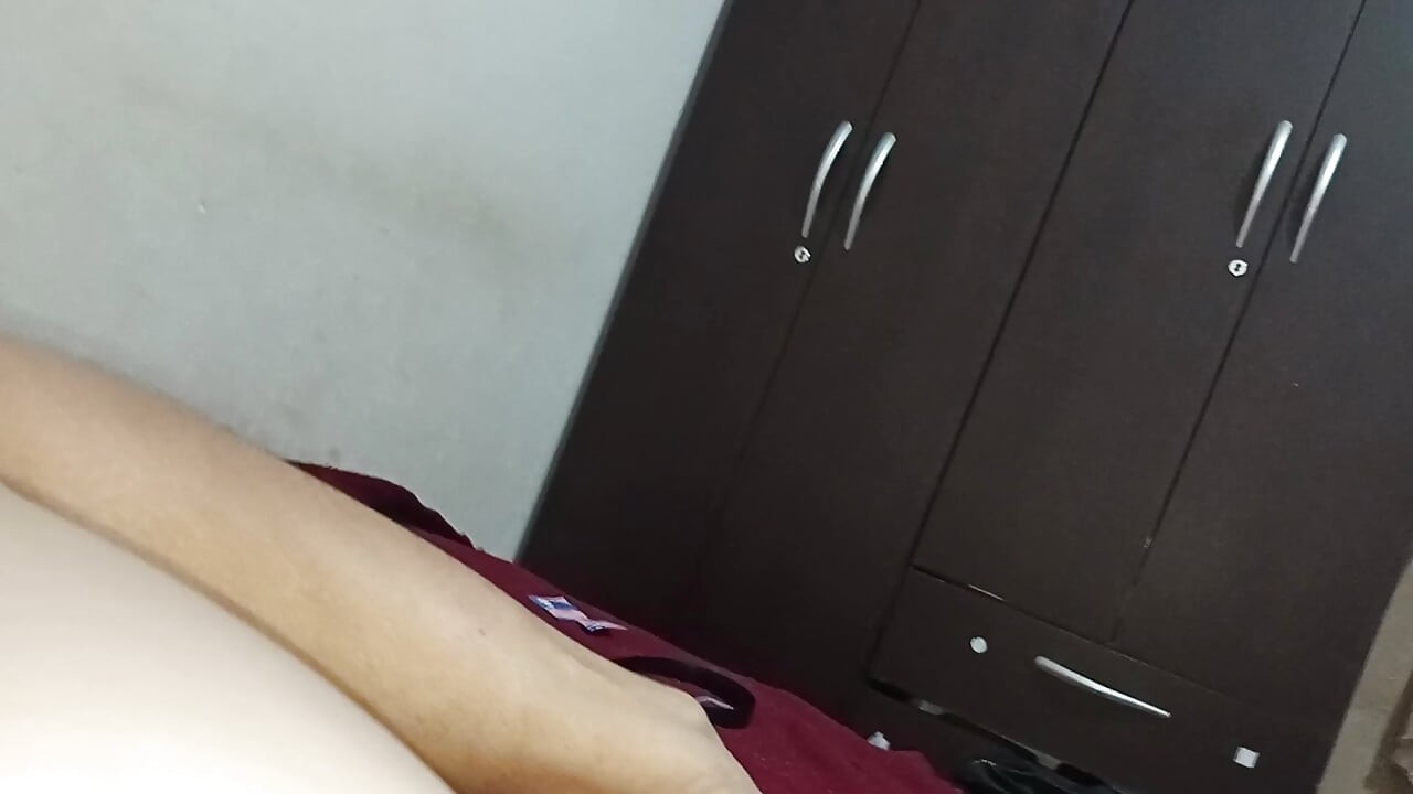 Aku akhirnya muncrat padanya