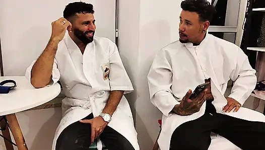 Dua saudara tiri fisioterapis meninju kontol kurcaci