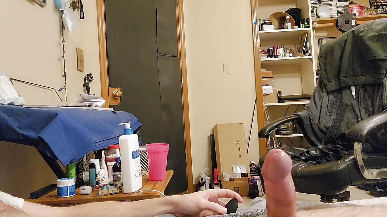 Hands-Free Cumshot Twink Bicurious Boy