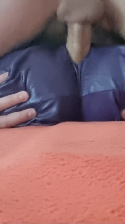 Cumming on Leather Ass