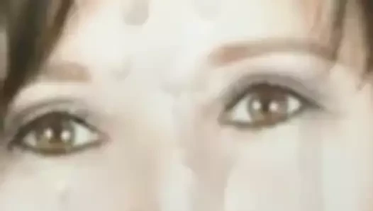 Marion'un yüzüne boşalıyor
