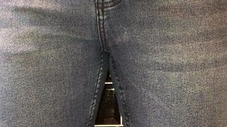 Bagnando i miei pantaloncini di jeans
